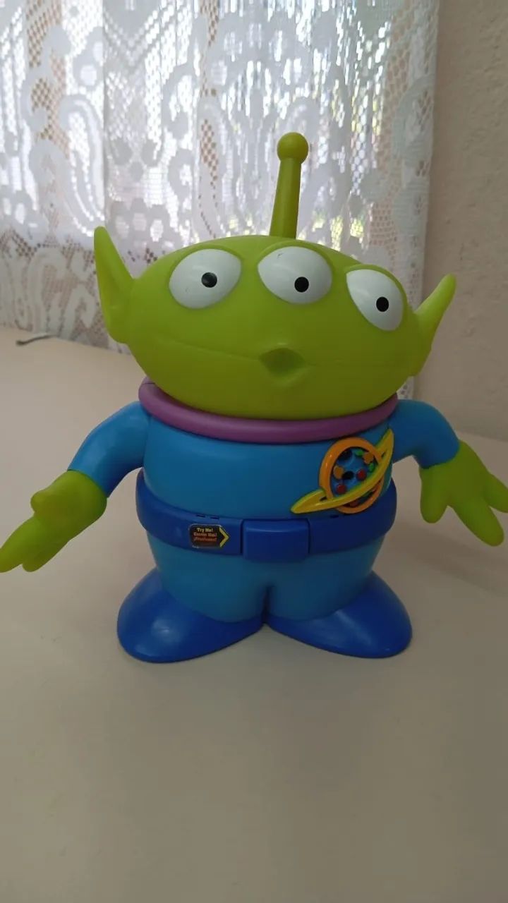 Alien Disney store 