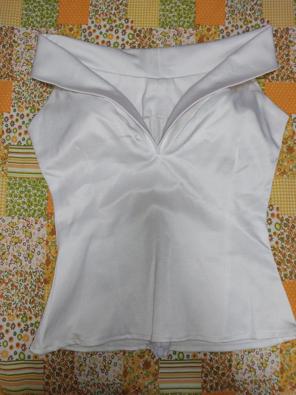 Blusa decote ombro a ombro com elastano  - Foto 2