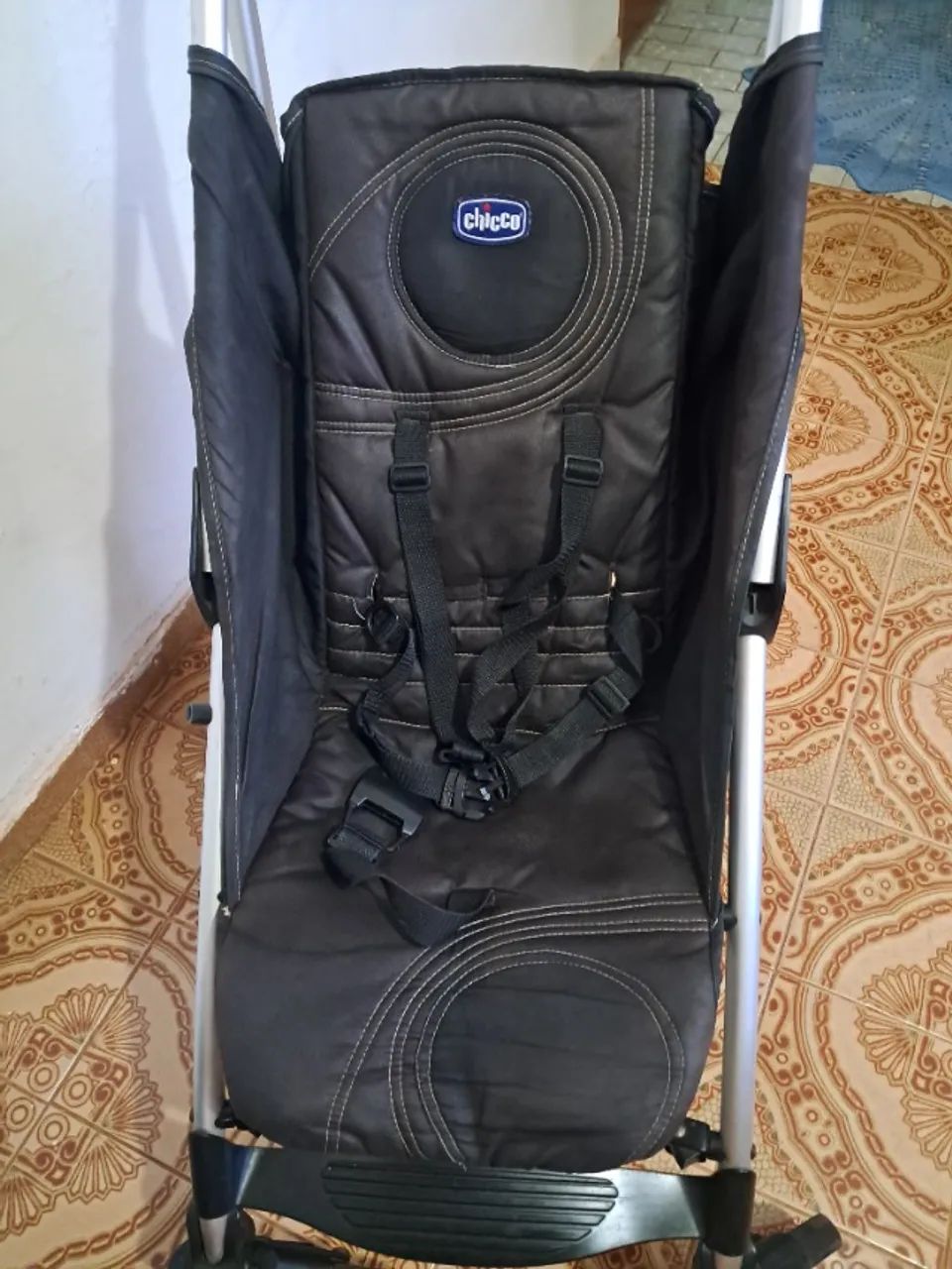 Carrinho de bebê Chicco Lite Way- leve e compacto 