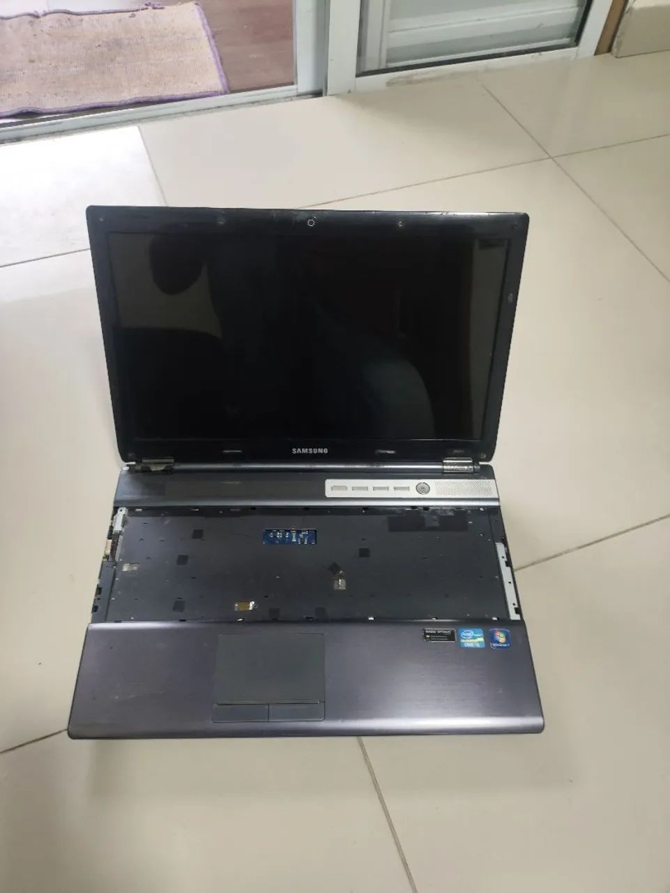 Notebook Samsung i5 modelo NP-RF511  - Foto 2