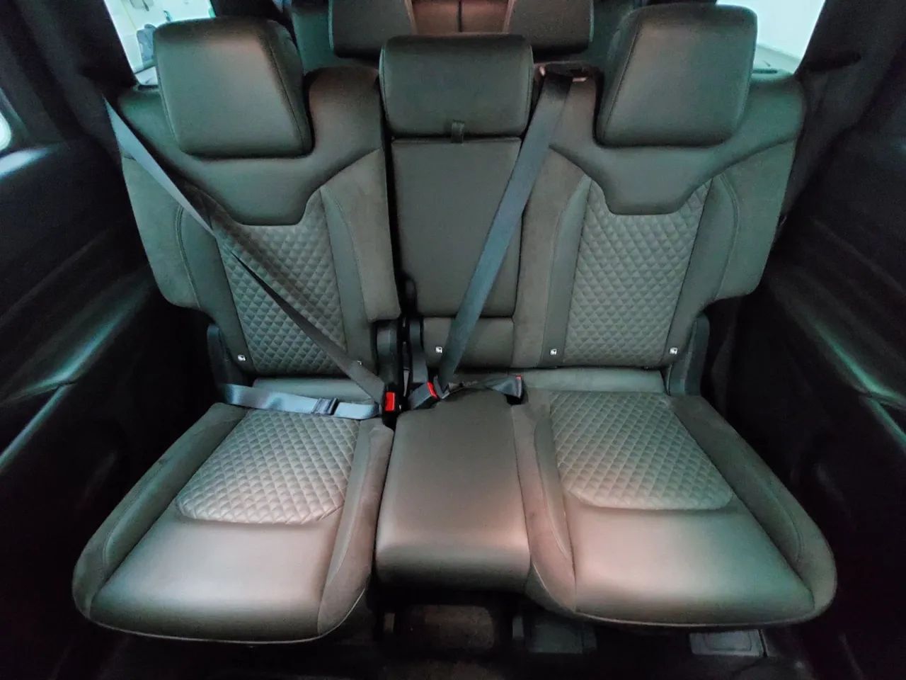 Jeep Commander Overland T270 1.3 TB Flex Aut., foto 18 de 18