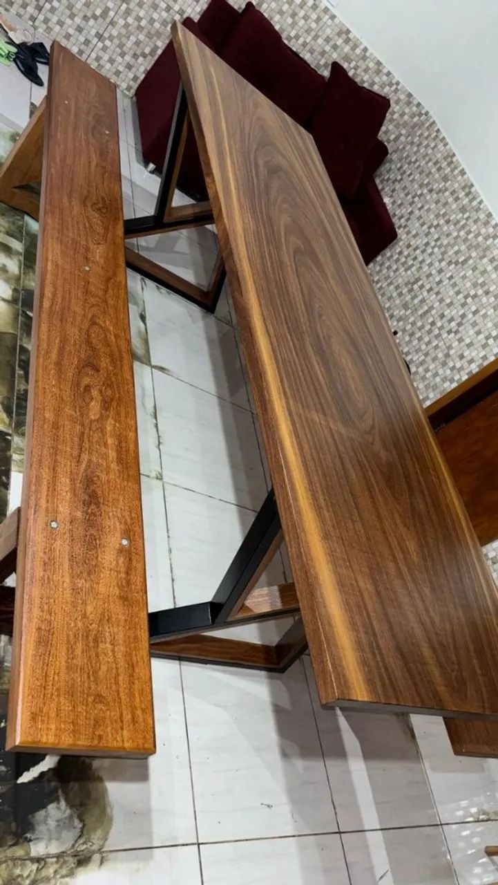 MESA DE MADEIRA NOBRE