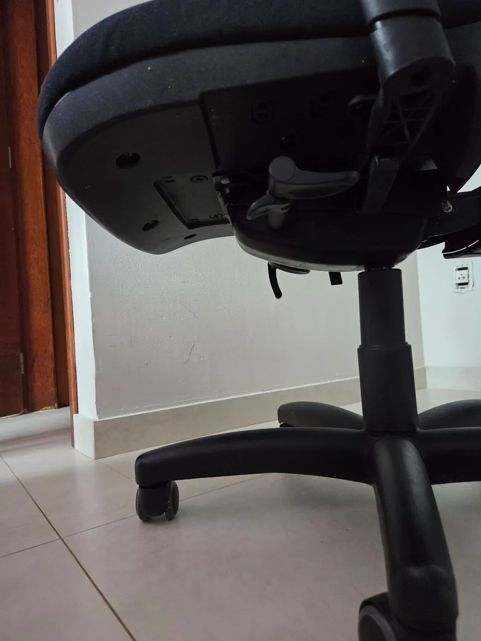 Cadeira de escritório usada