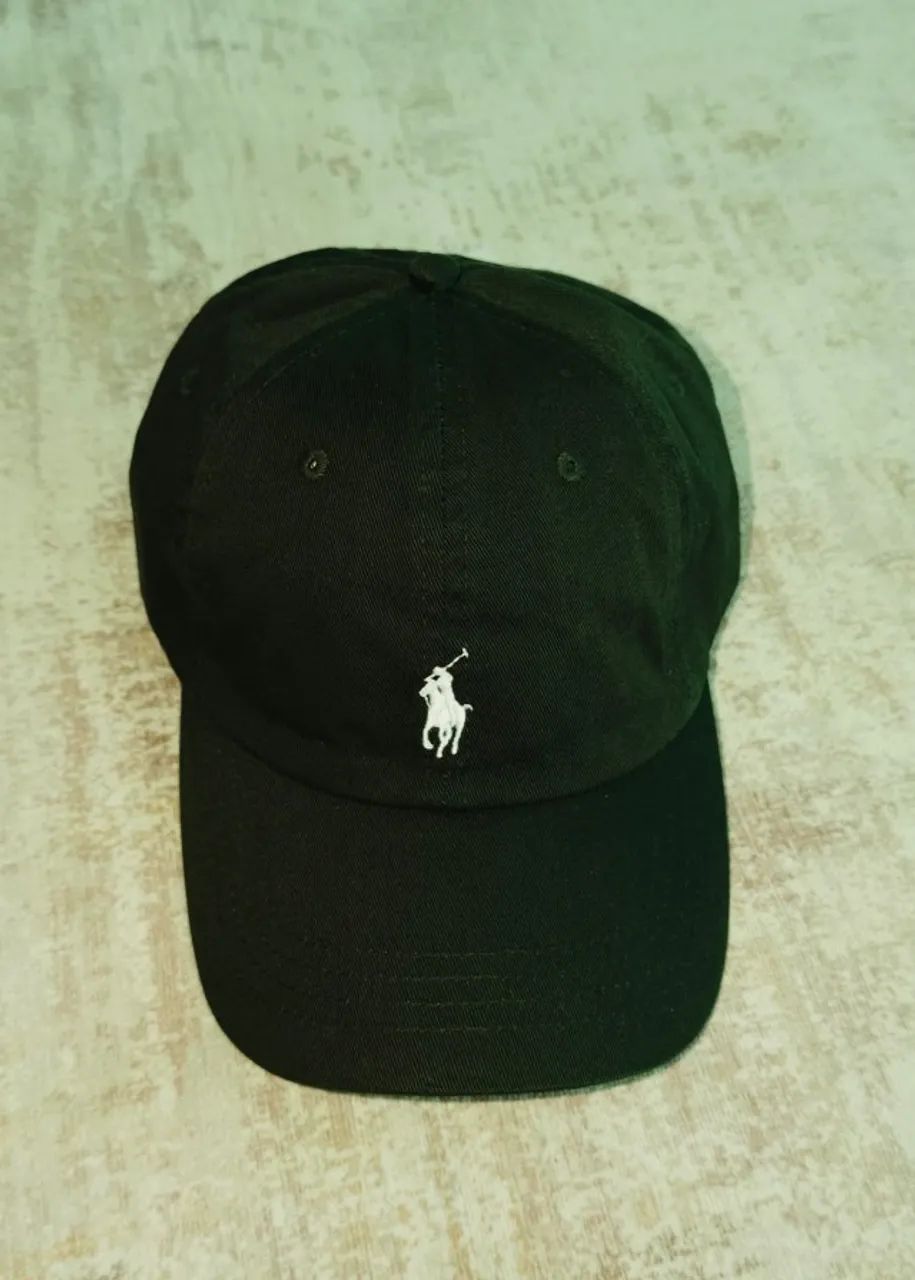 Boné Polo Preto com Bordado Branco