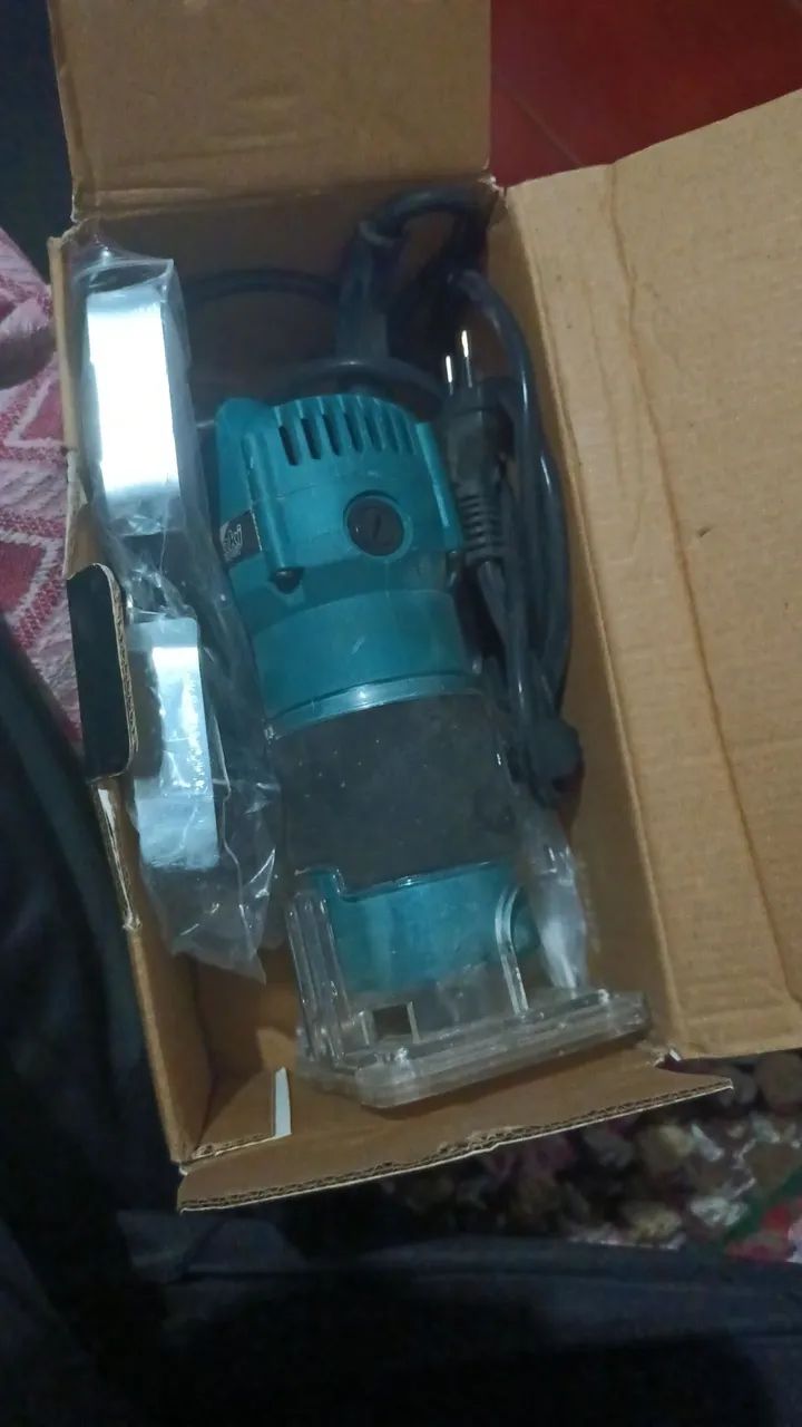 Vende se tupia 100$ pra ir embora 