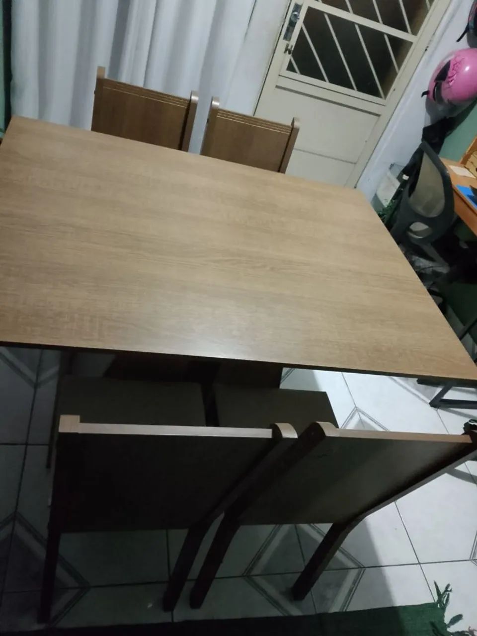 VENDE-SE MESA ( 4 CADEIRAS )