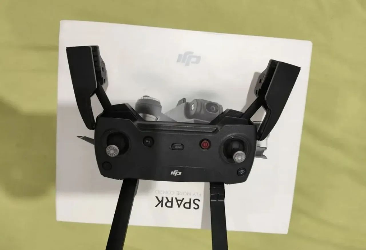 Vendo Drone Spark dji combo fly more - Foto 3