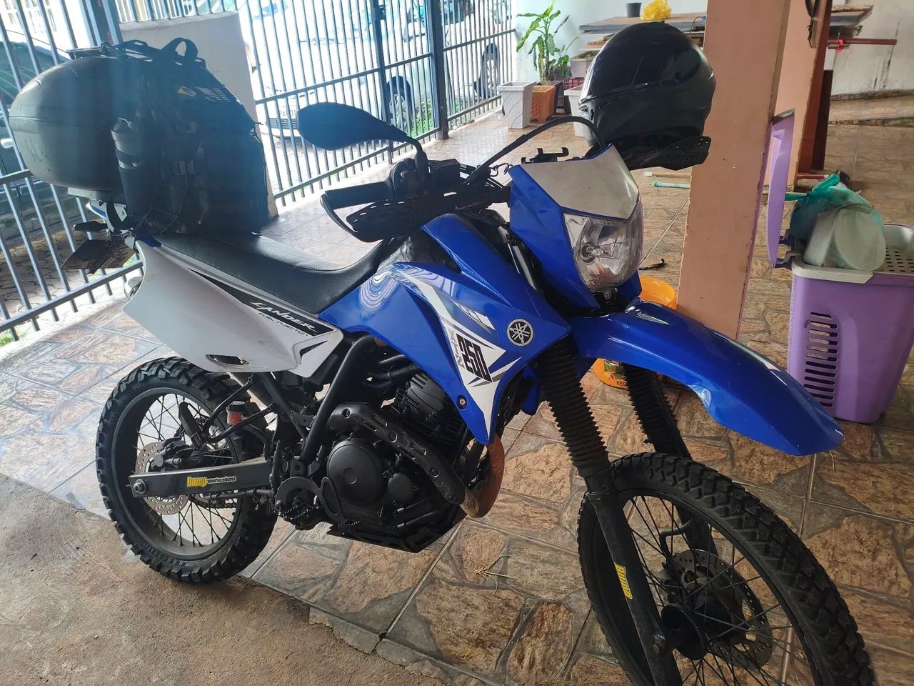 Lander 250 leia o anúncio 