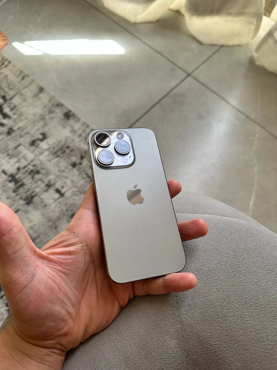 iPhone 15 pro Titanium 