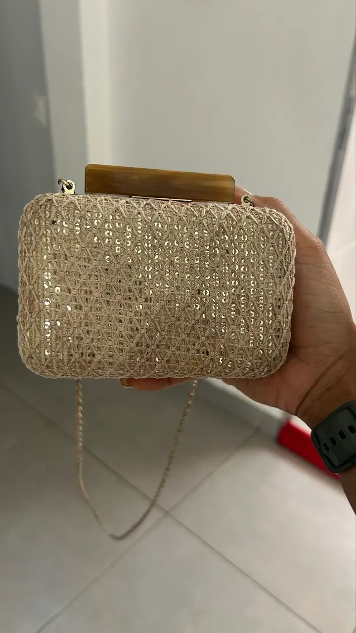 Clutch dourada/bege com renda e paetês  - Foto 3