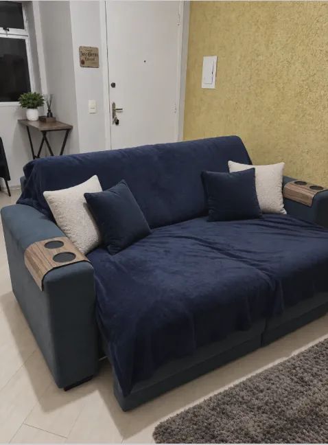 VENDO SOFÁ DE 1,90 M - CONFORTÁVEL E EM ÓTIMO ESTADO