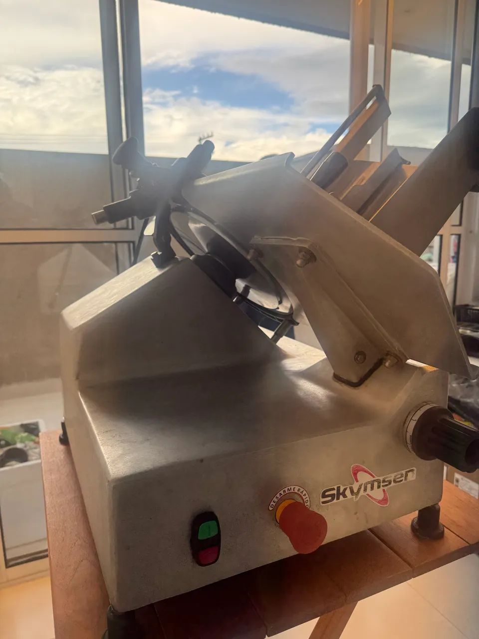 MÁQUINA DE FATIAR QUEIJO E PRESUNTO. - Foto 4