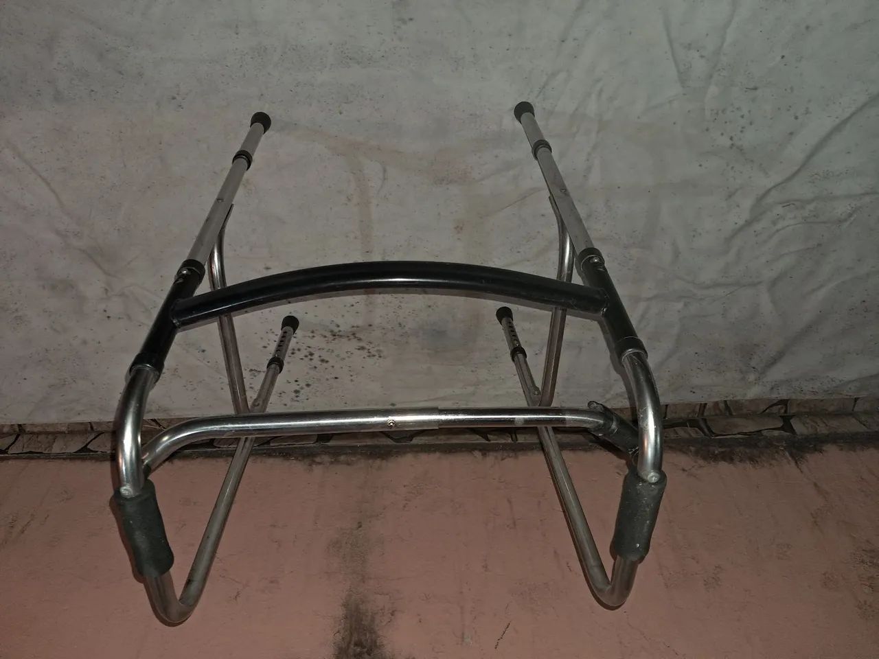 Andador, leve, resistente e dobrável.  - Foto 2