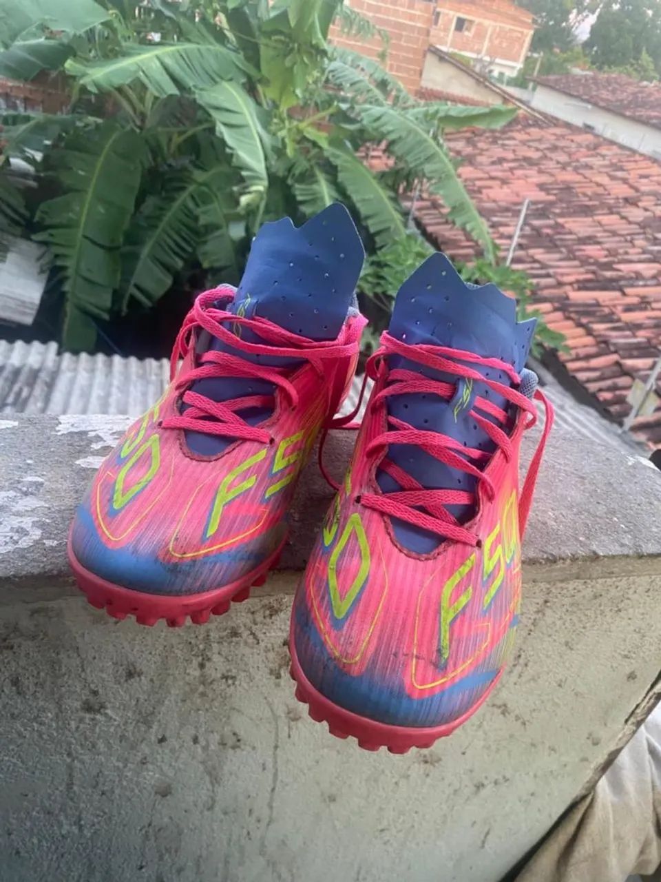 Chuteira Adidas F50 - Calçados Esportivos - Rosa dos Ventos