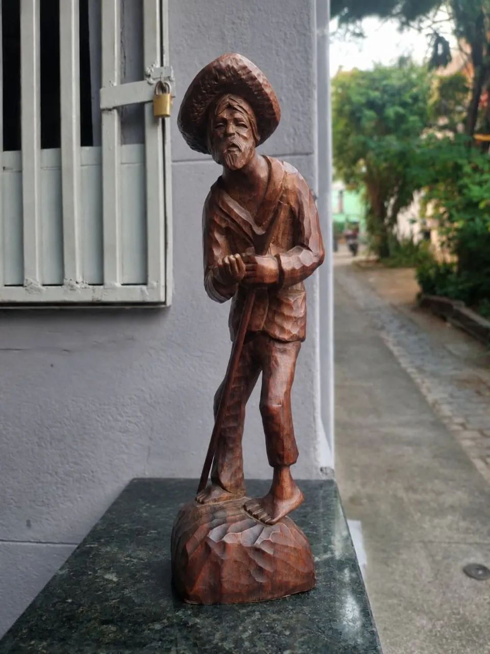 Escultura de madeira em jacarandá da bahia - Foto 2