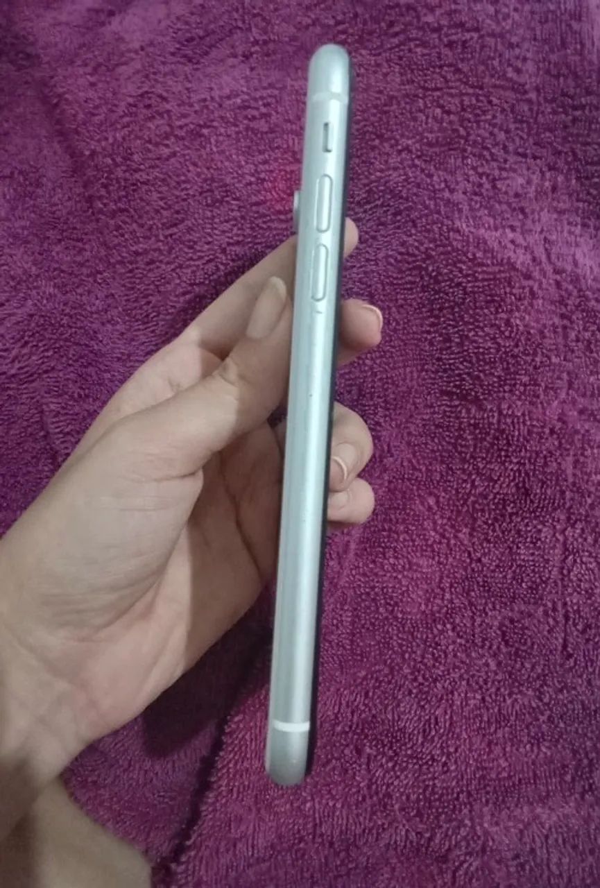 iPhone XR 128g Branco  - Foto 5