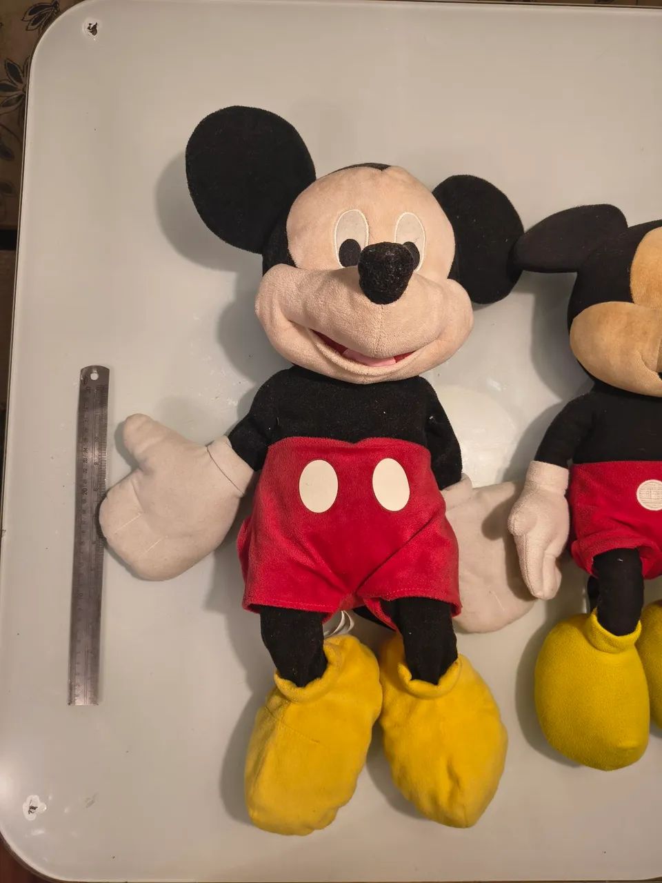2 Mickeys pelúcia em excelente estado. - Foto 2