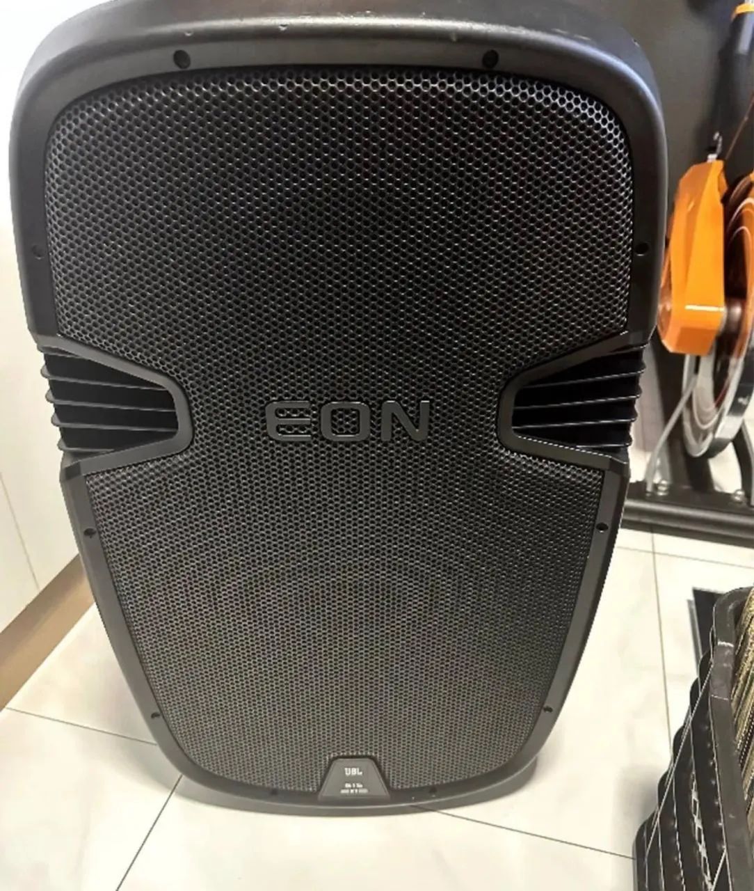 Caixa ativa Jbl Eon 515 