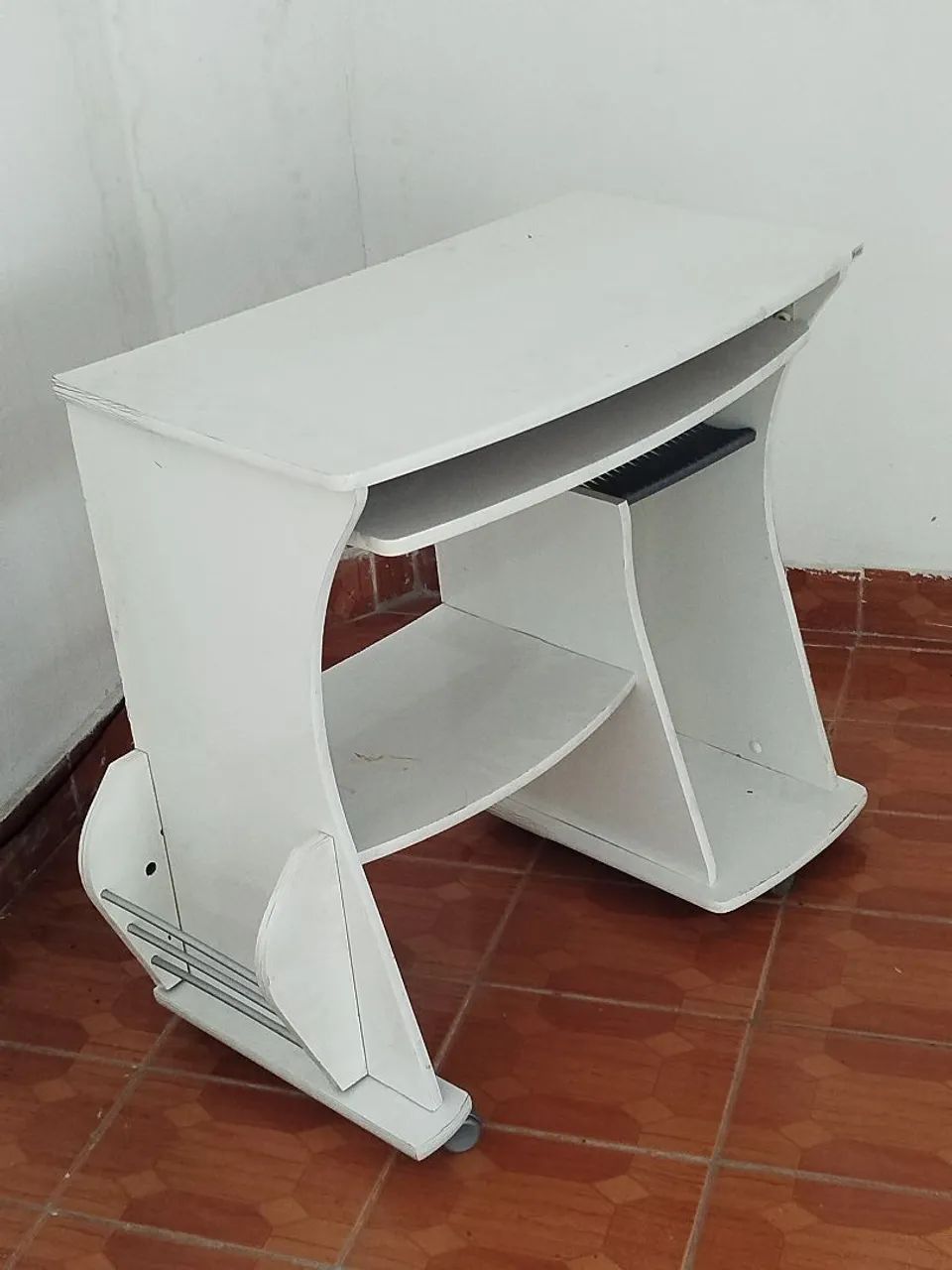 Mesa de  computador Arley ler descrição do anúncio  