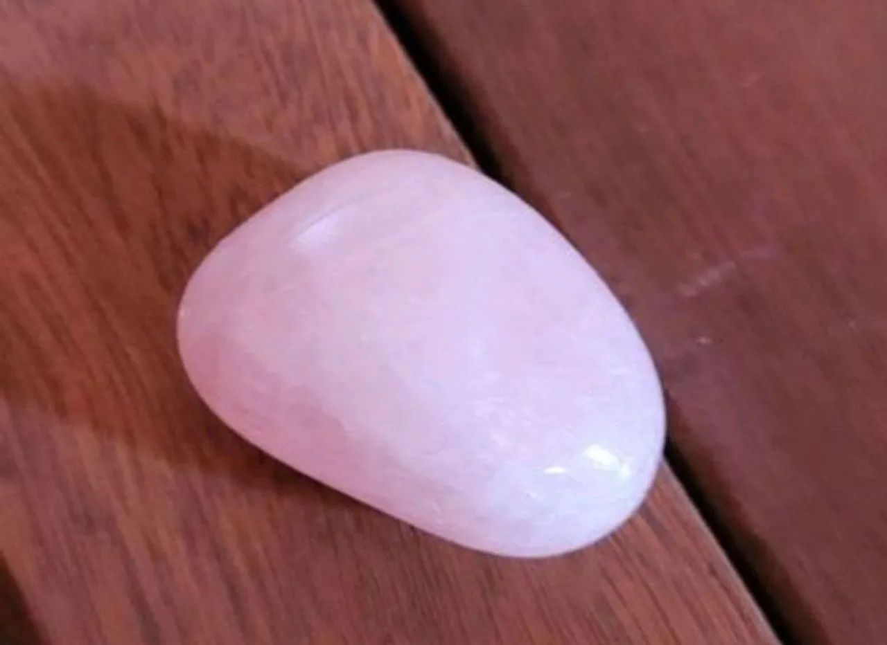 pedra de quartzo rosa - decoração e bem-estar  - Foto 3