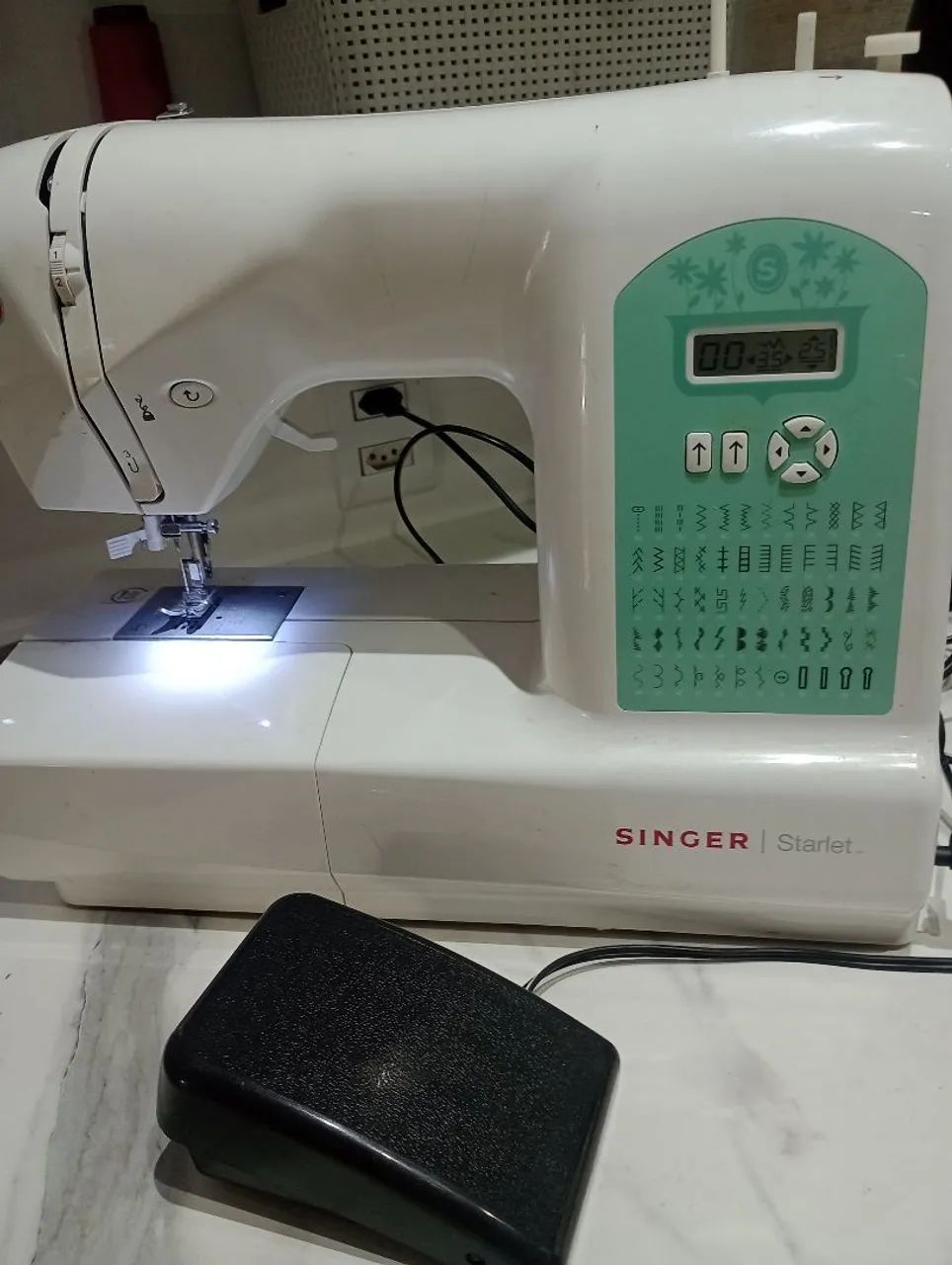 Máquina de costura singer Starlet modelo 6660 - Foto 4