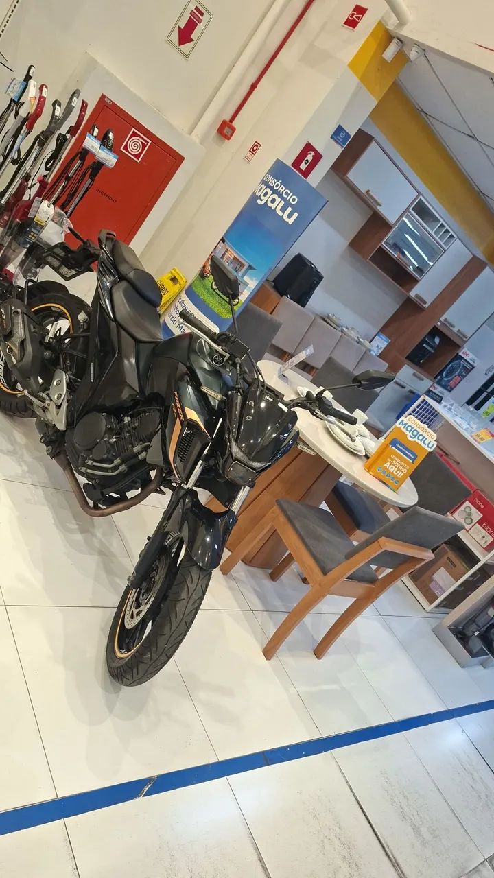 FZ25 250cc Ótimo Custo-Benefício