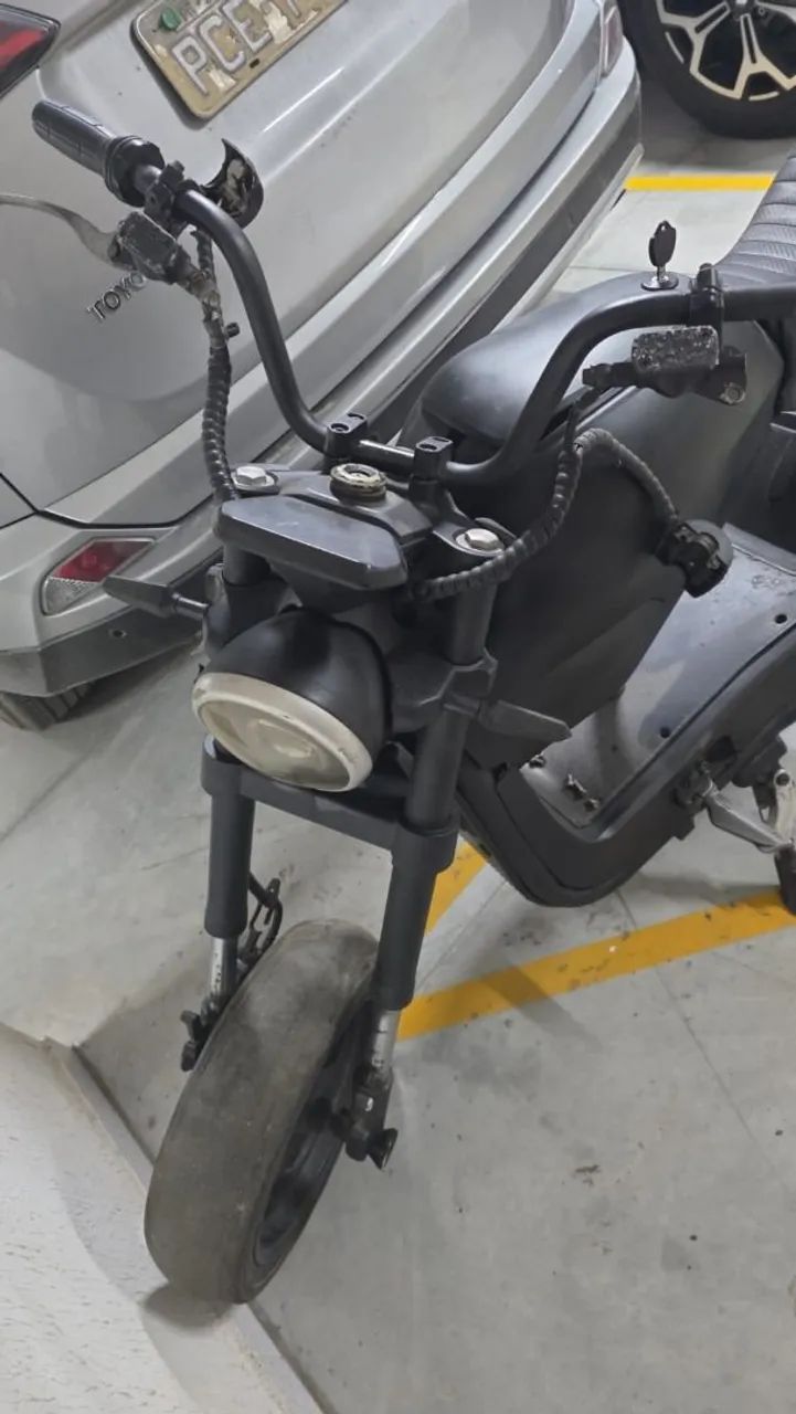 Moto Borom 