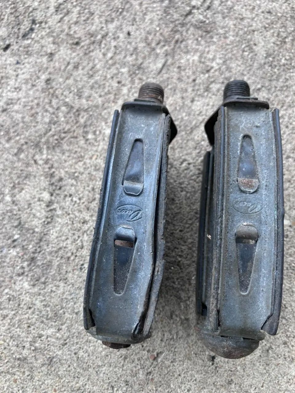 Pedal Ducor serve na monareta