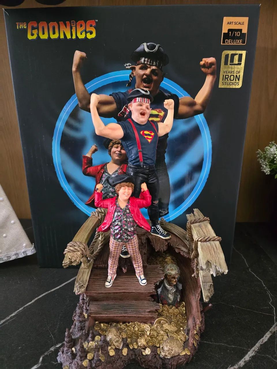 Estátua Sloth & Gordo Deluxe da Iron Studios