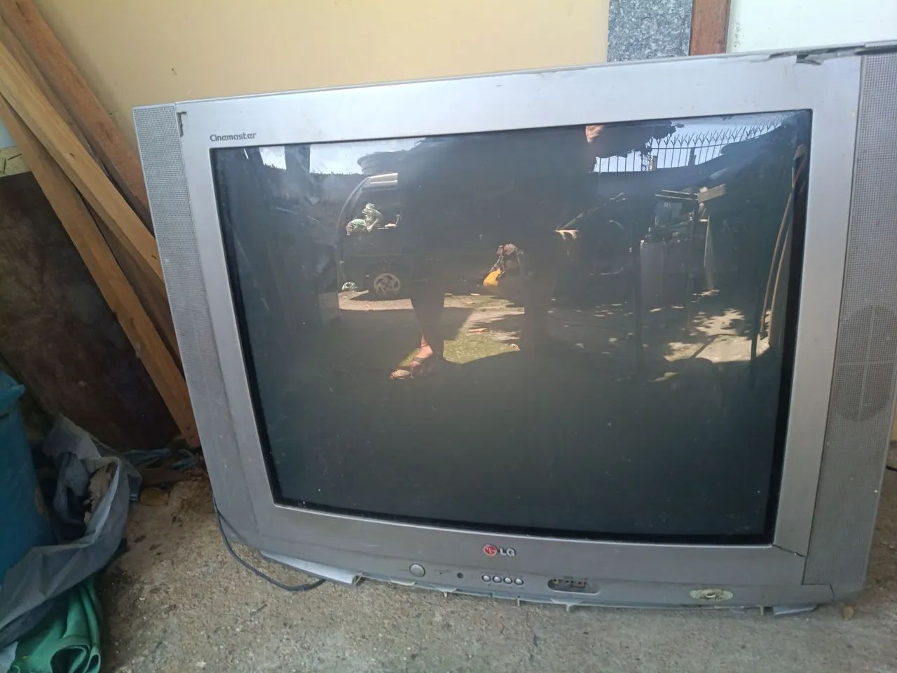 Vendo tv 29 polegadas funcionando $ 190,00 entrego , falar com Gabriel Machado telefone: 2