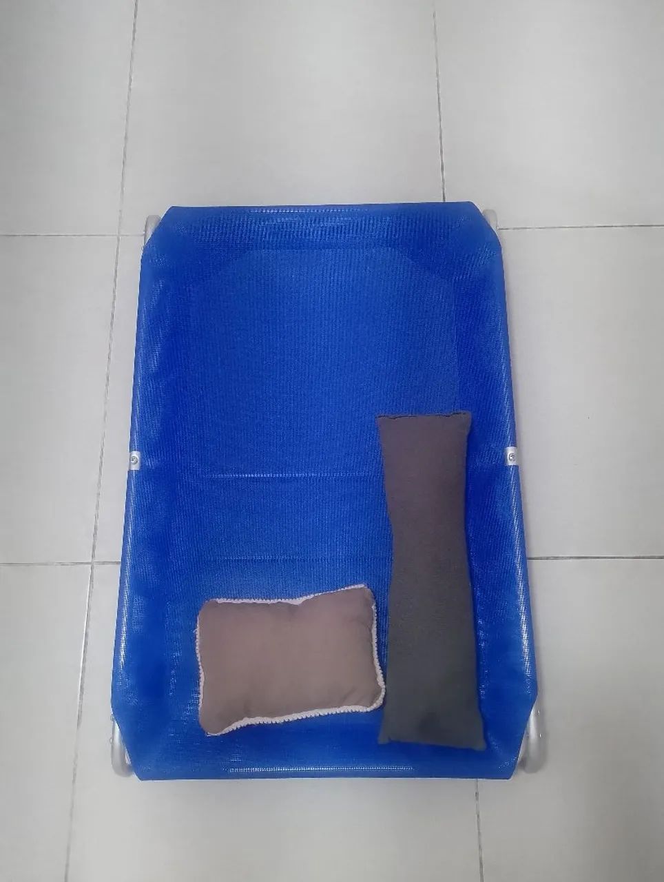 Cama suspensa de 90cm para cães 