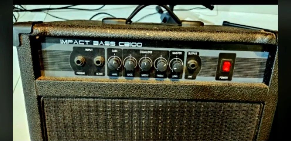 Amplificador de Baixo - Foto 2