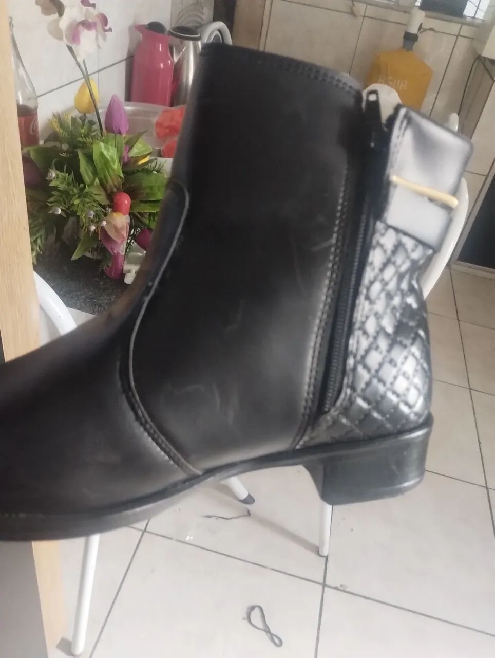 Bota de couro nova