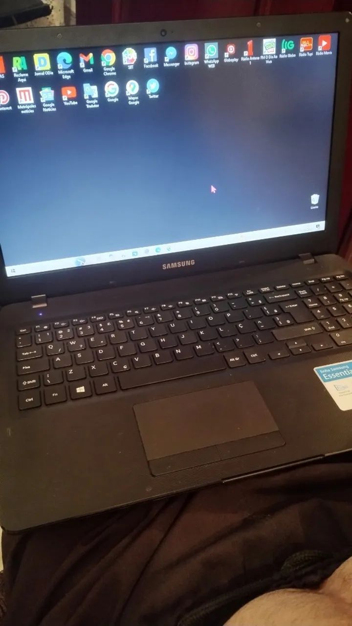 Notebook Samsung NP300E5M 15,6 pol 4GB Ram Processador Intel Celeron - Foto 3