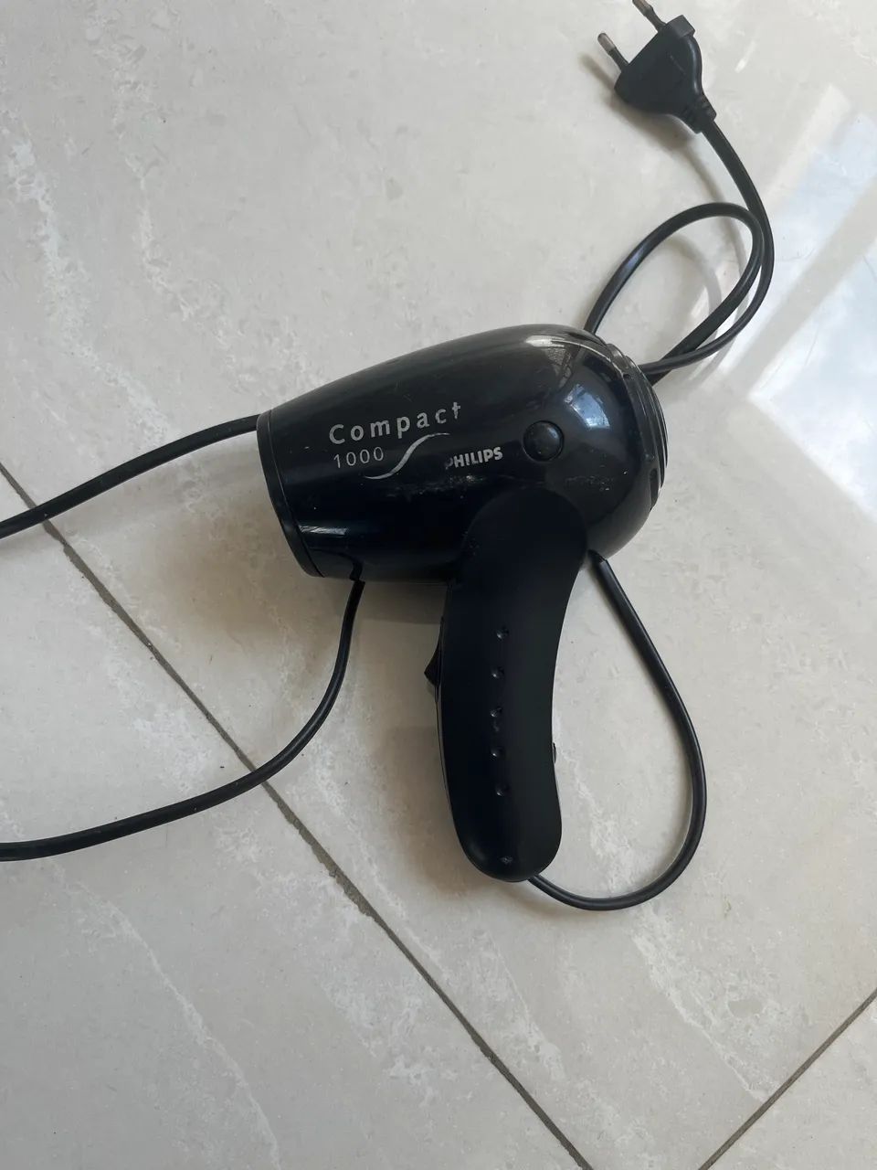 Secador cabelo portátil Philips bivolt pequeno  - Foto 2