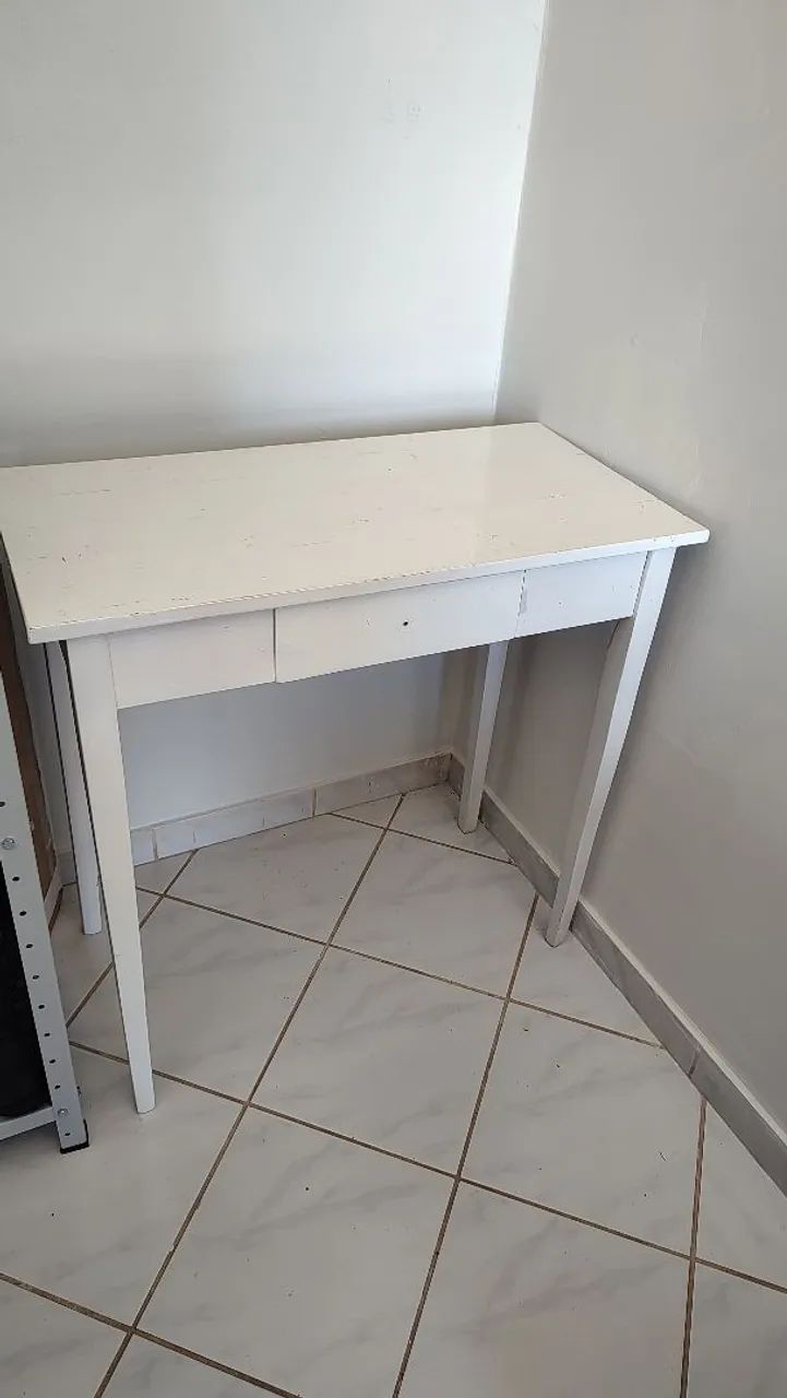 Mesa / Escrivaninha de madeira 