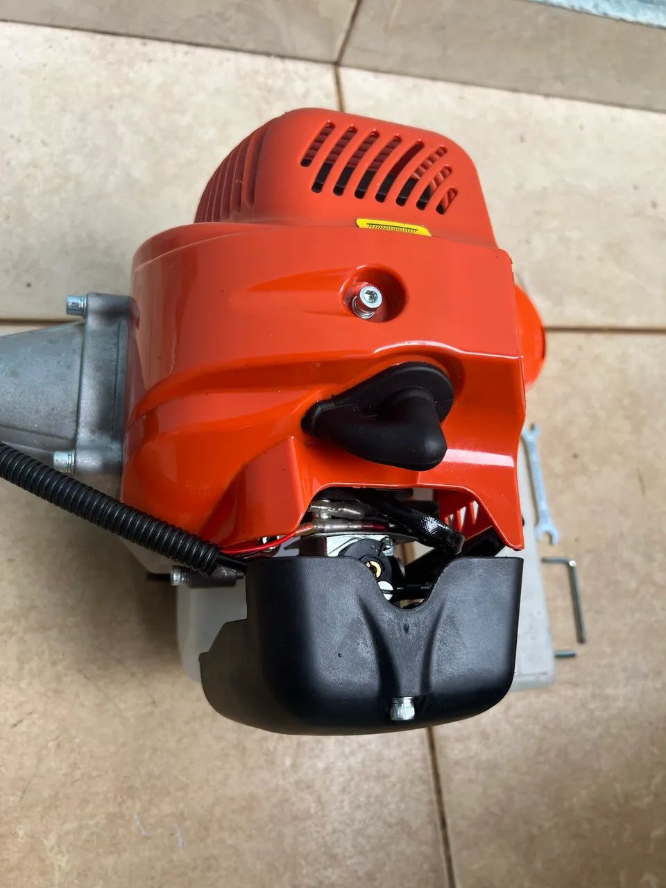 Roçadeira / Aparador de grama - Nakasaki 75cc - Seminova - Foto 2