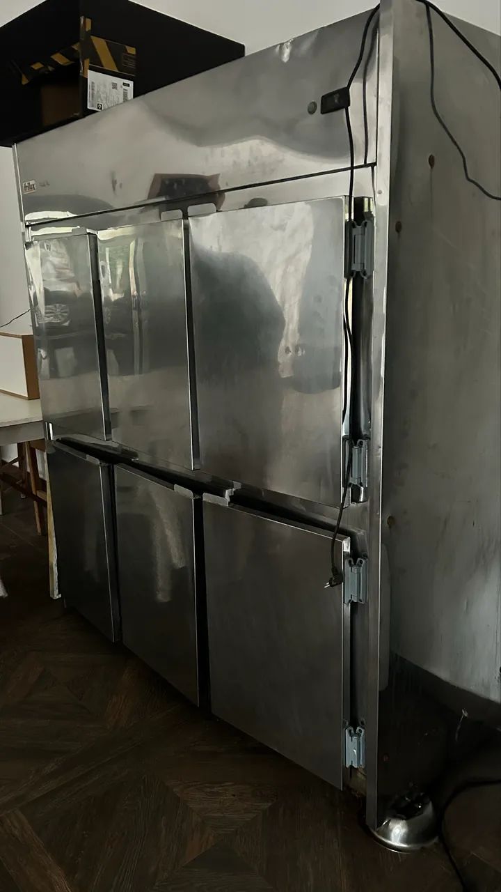 Vendo geladeira 6 portas.  - Foto 2