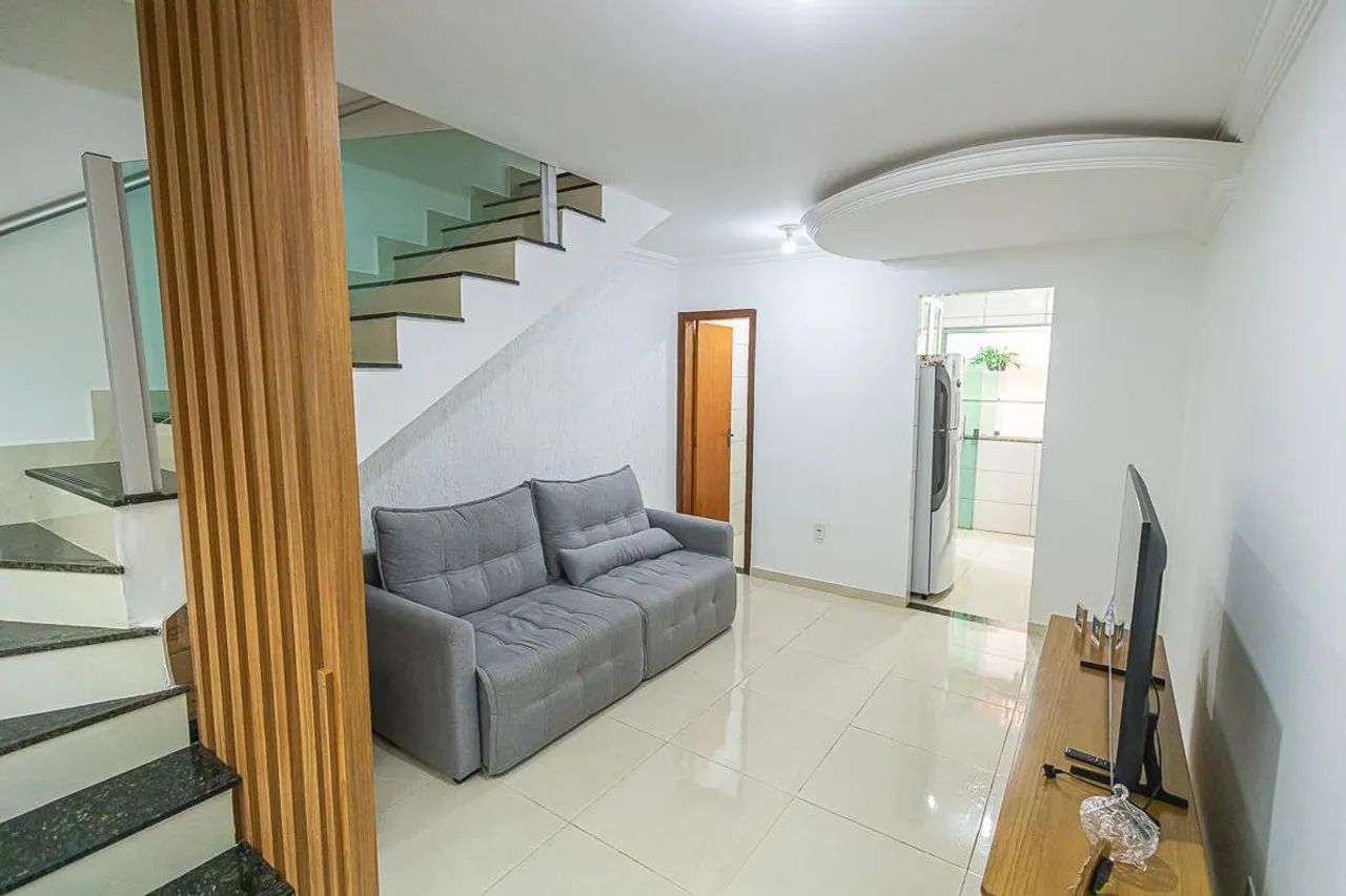 Casa à Venda - Floramar, 2 Quartos, 115 m2