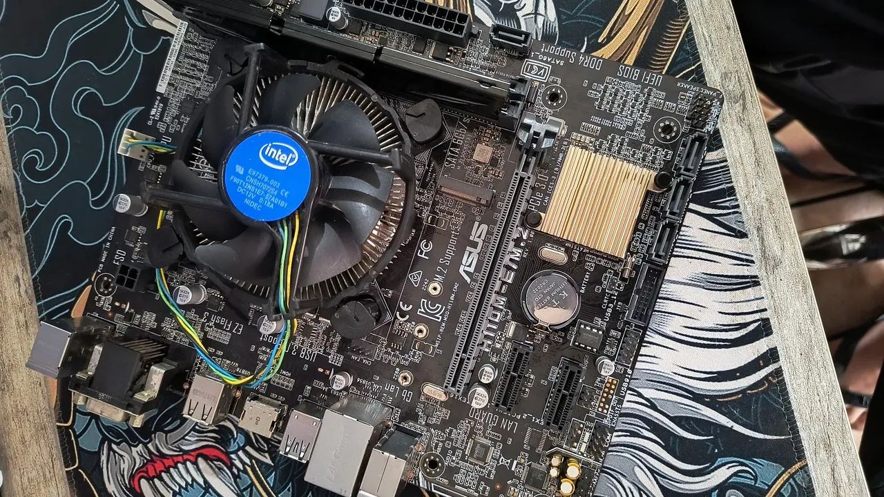 KIT GAME PLACA MAE ASUS H110M-E + I7 7700 - Foto 2
