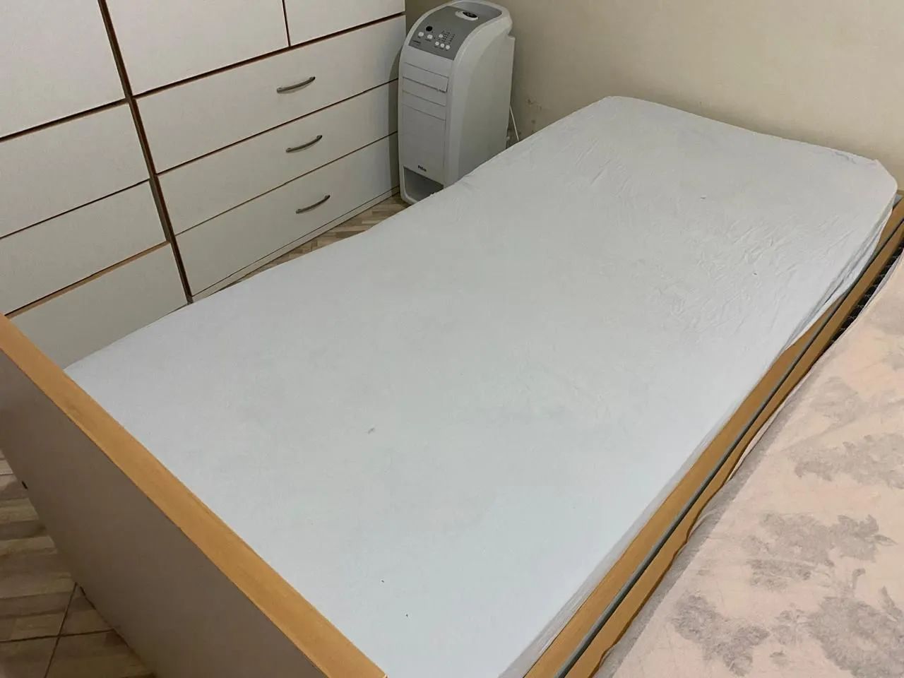 Cama de solteiro madeira pura 