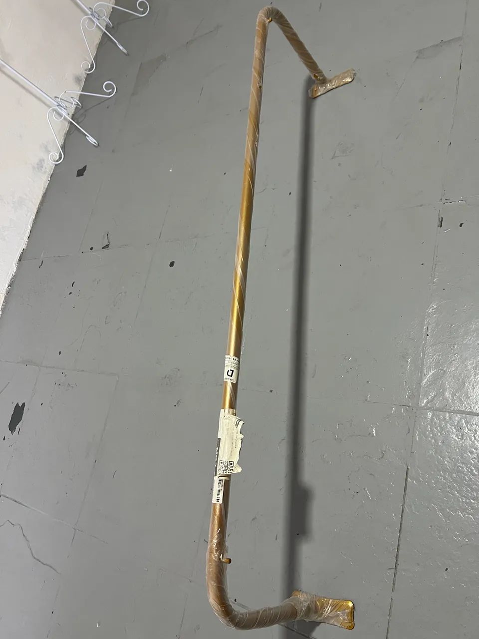 Vende arara de roupas - Foto 2