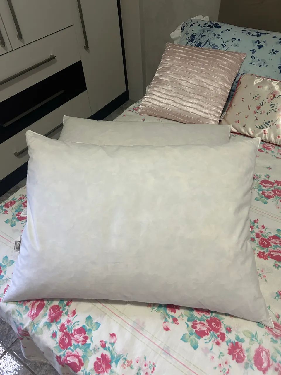Vendo travesseiros pena de ganso. - Foto 5
