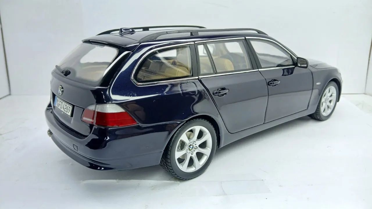 Miniatura BMW 545i E61 Touring 1/18 - Foto 2