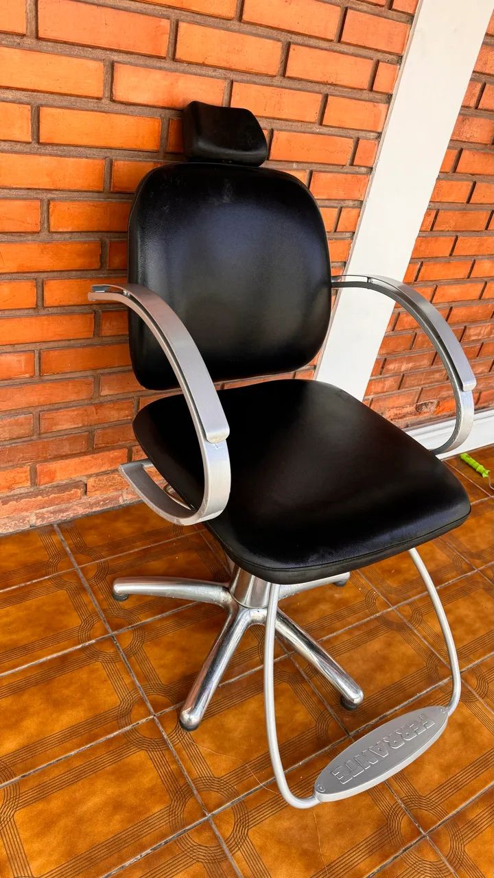 Vende-se cadeira de Barbeiro FERRANTE - Foto 2