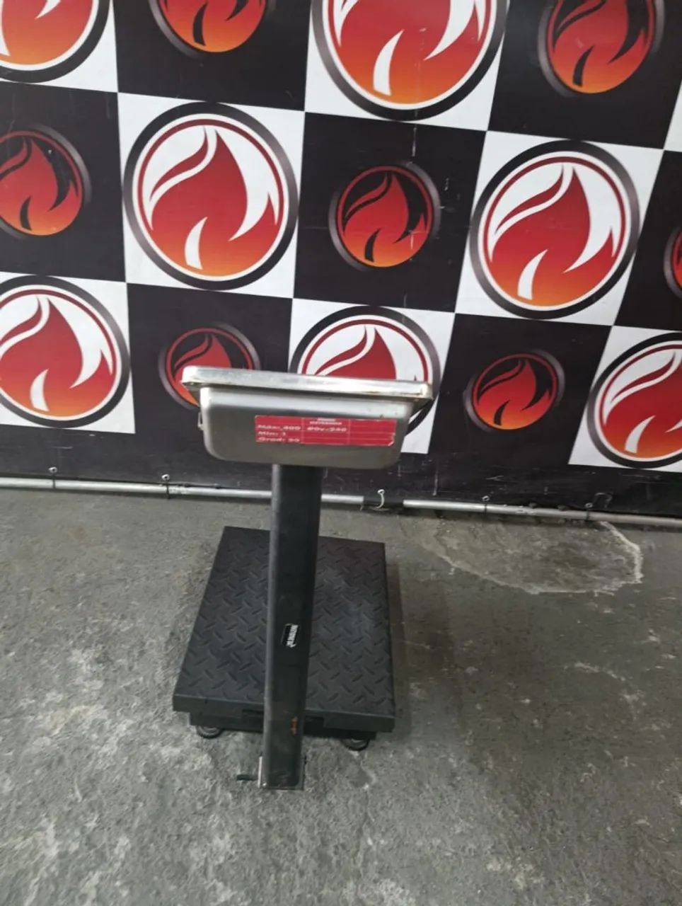 Balança industrial de plataforma com capacidade para 400 kg usada estado de nova  - Foto 4
