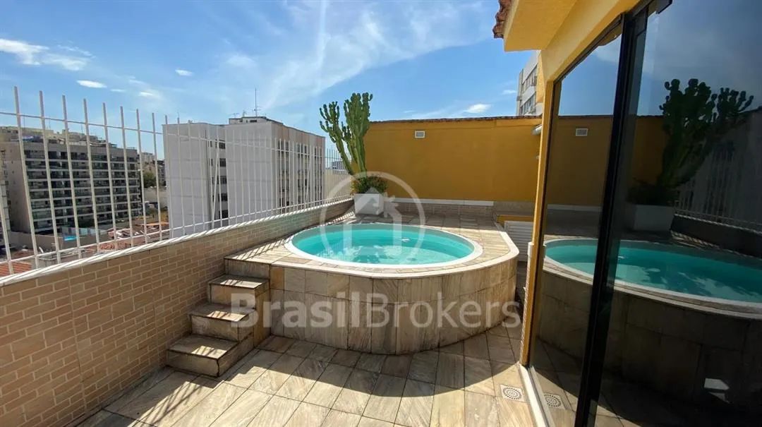 Cobertura Duplex com 4 Quartos, Churrasqueira e Piscina na Tijuca