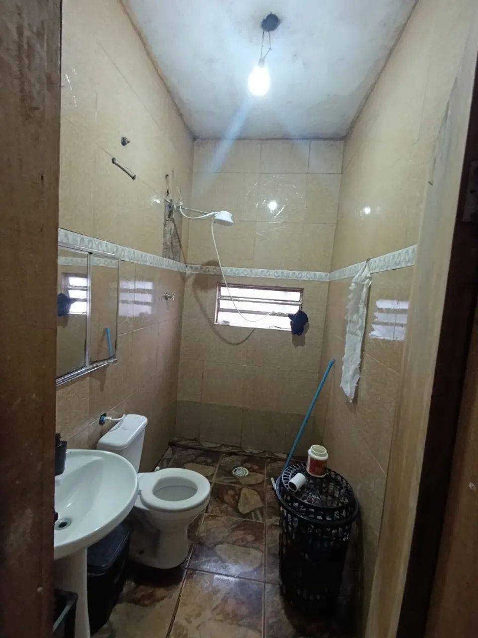CASA COM AMPLO TERRENO - OPORTUNIDADE PARA REFORMA - Foto 4
