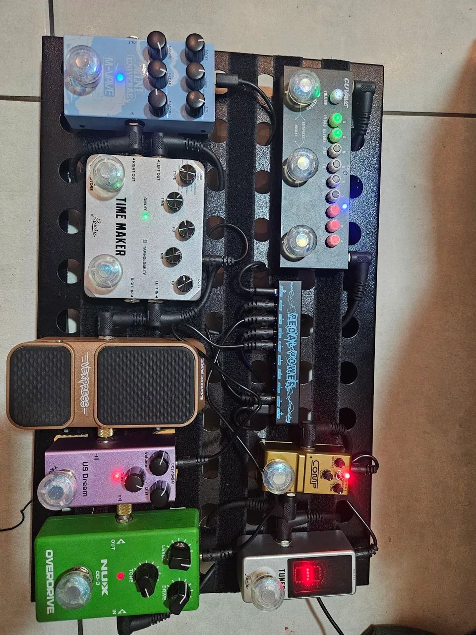 Pedalboard chinês pra sair rápido!