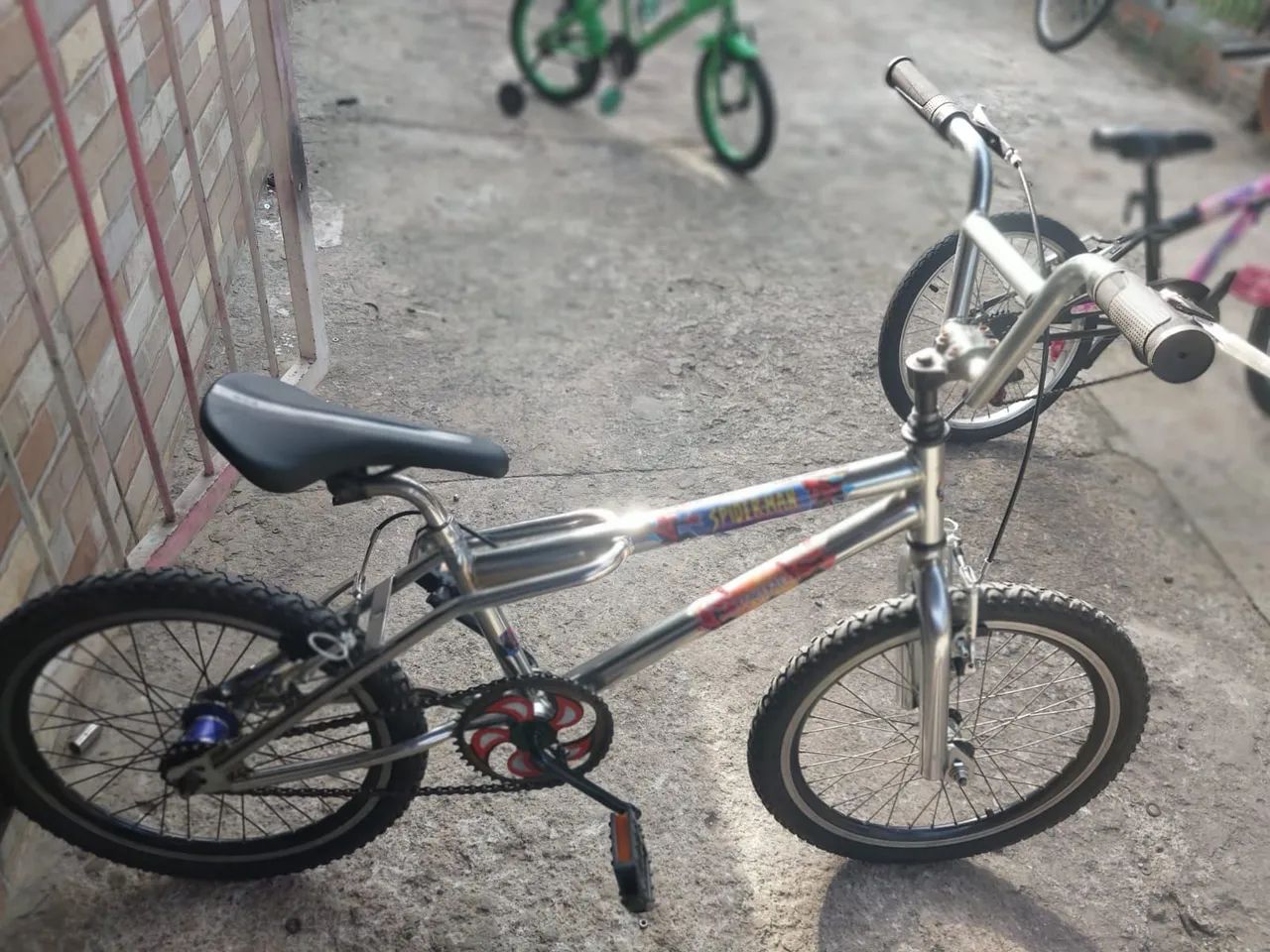 Bicicleta aro 20 cromada 